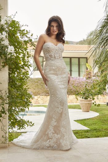 Fishtail lace wedding dress